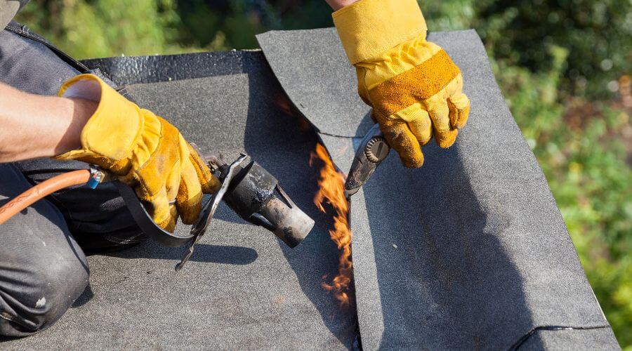 Professional gutter cleaning in Braceville, IL